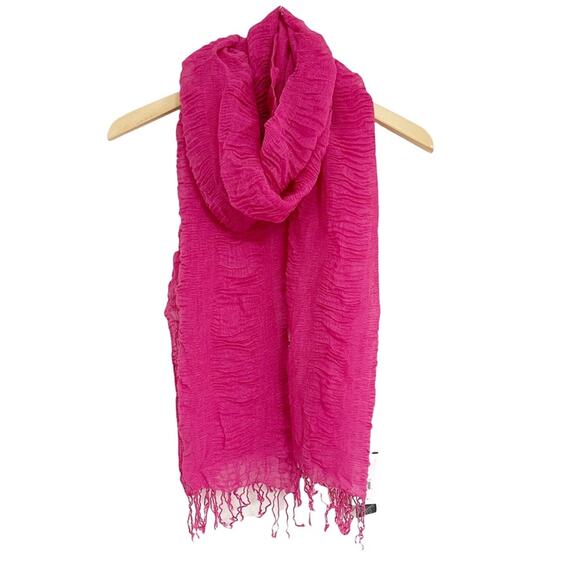 AQUA Fuchsia Scarf L10888 Gauzy Lightweight Fringe Soft Bright Pink Textured NWT - Picture 1 of 11